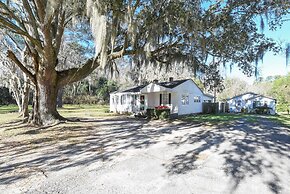 Summertime Pet-friendly 30 min Savannah