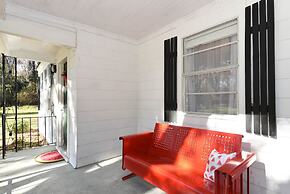 Summertime Pet-friendly 30 min Savannah