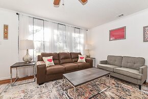 Summertime Pet-friendly 30 min Savannah