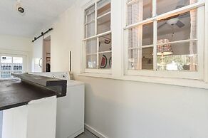 Summertime Pet-friendly 30 min Savannah