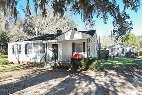 Summertime Pet-friendly 30 min Savannah