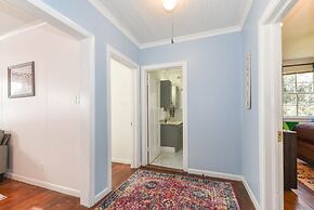 Summertime Pet-friendly 30 min Savannah