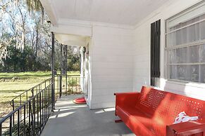 Summertime Pet-friendly 30 min Savannah