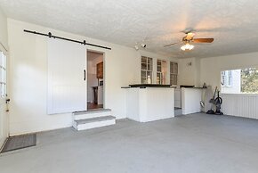 Summertime Pet-friendly 30 min Savannah