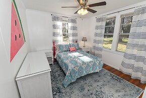 Summertime Pet-friendly 30 min Savannah