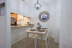 Saint Joseph Suites Down Town Tampa