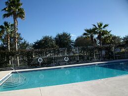 Charming Home With Private Pool and Electric Fire Place! #4bc110