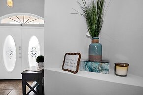 Charming Home With Private Pool and Electric Fire Place! #4bc110