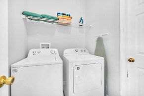 Charming Home With Private Pool and Electric Fire Place! #4bc110