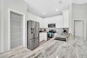 Charming Home With Private Pool and Electric Fire Place! #4bc110