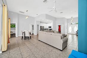 Charming Home With Private Pool and Electric Fire Place! #4bc110