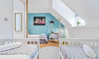 Majestic Mews Apartment Super Central Sleeps 2 to 8 Guests Free Wifi