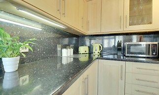 Brunswick Fab Pad - 2 Bedroom 2 Bathroom Garden View Balcony