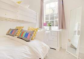 Beside the Seaside Apartment - Sleeps 2 to 4 Guests - Fast Wifi