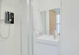 Beside the Seaside Apartment - Sleeps 2 to 4 Guests - Fast Wifi