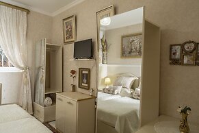 Elia Boutique Hostel & Apart-Hotel
