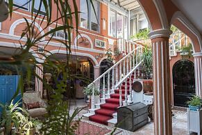 Elia Boutique Hostel & Apart-Hotel
