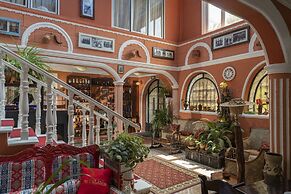 Elia Boutique Hostel & Apart-Hotel