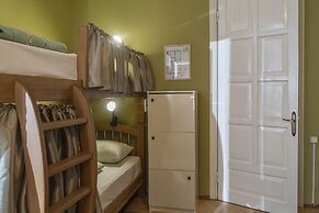 Elia Boutique Hostel & Apart-Hotel