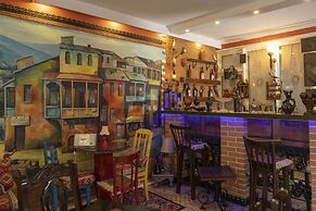Elia Boutique Hostel & Apart-Hotel