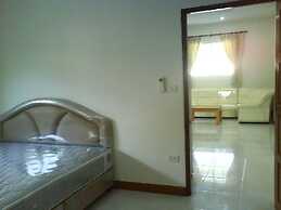 Lovely House With Access to Large Swimming Pool and Near Chalong Pier 