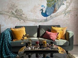 Romantic Bedroom With Mountain View Near Central