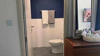 Romantic Bedroom With Mountain View Near Central