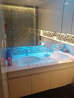 Luxury Amazing Jacuzzi Suite