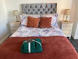 Zenith City Centre Apartment - Stay Longer and Save