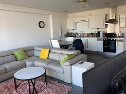 Zenith City Centre Apartment - Stay Longer and Save