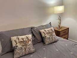 Zenith City Centre Apartment - Stay Longer and Save