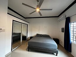 Luxury Living- Modern - Contemporary Home With Brand New Pool in Manor