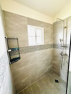 Escape to Paradise Brand New Bungalow With Ocean View in Discovery Bay