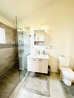 Escape to Paradise Brand New Bungalow With Ocean View in Discovery Bay