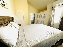 Escape to Paradise Brand New Bungalow With Ocean View in Discovery Bay