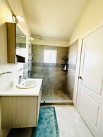 Escape to Paradise Brand New Bungalow With Ocean View in Discovery Bay