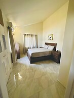 Escape to Paradise Brand New Bungalow With Ocean View in Discovery Bay