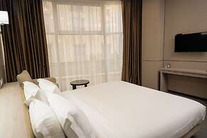 Central Park Resident