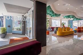 Adesso Hotel