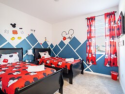 Elegant 9-bedroom Villa Close To Disney! 9 Villa by RedAwning