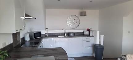 Cozy Lanarkshire Apartment With a View