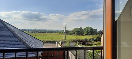 Cozy Lanarkshire Apartment With a View