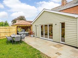 Toppesfield Hall Luxury Cottage With Hot Tub