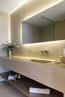 Wave an Idyllic Seafront Suite