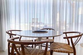 Wave an Idyllic Seafront Suite