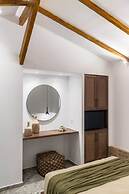 Wave an Idyllic Seafront Suite