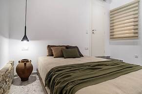 Wave an Idyllic Seafront Suite