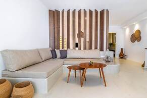 Wave an Idyllic Seafront Suite