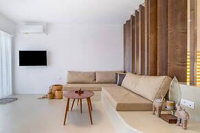 Wave an Idyllic Seafront Suite