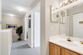 Modern & Comfy 20min to Disney Queenbeds